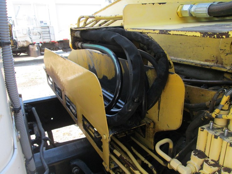 2016-freightliner-108sd-image-18