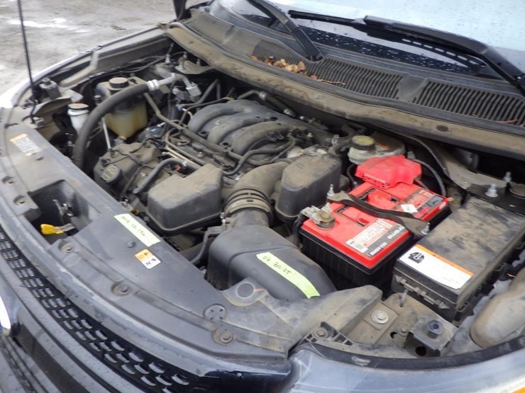 2015-ford-explorer-image-10