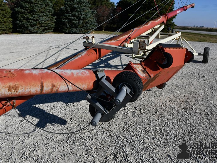 buhler-farm-king-y1070tm-10"x70'-swing-away-auger-image-13