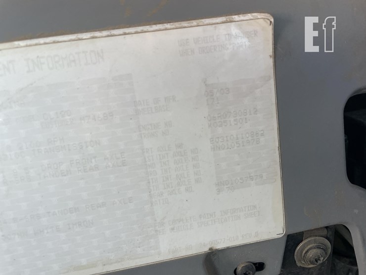 freightliner-columbia-120-image-11