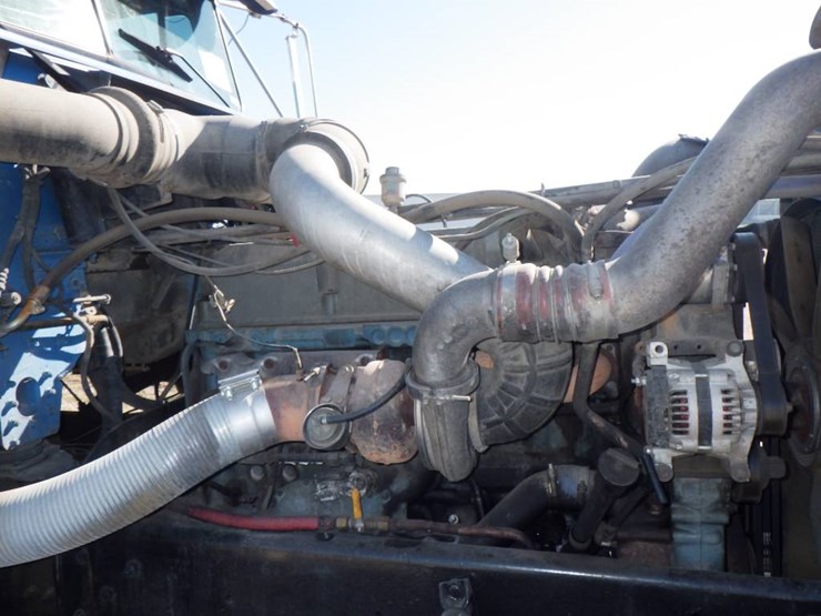 1998-freightliner-fld120-classic-image-27