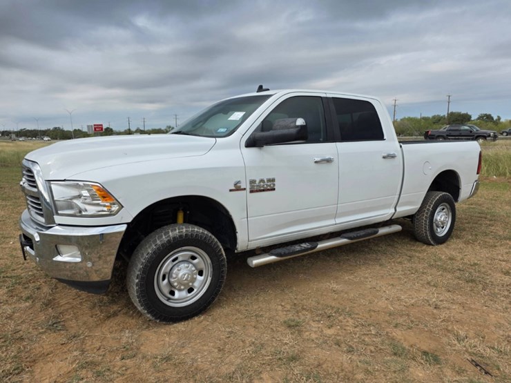 2017-dodge-2500-image-1
