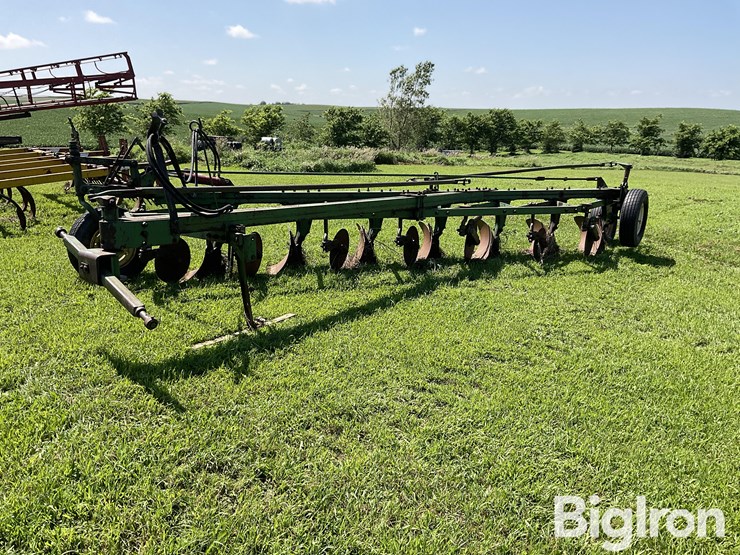 john-deere-7-image-1