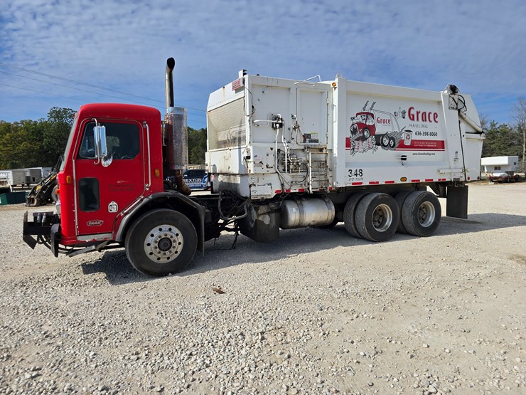 2003-peterbilt-320-image-5