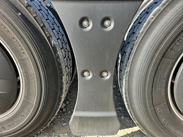 2021-kenworth-t680-image-68