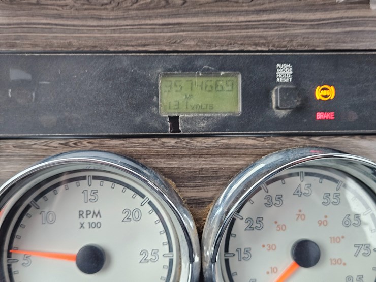 freightliner-122sd-image-89