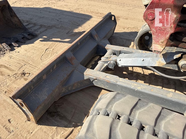 2020-takeuchi-tb260-image-19