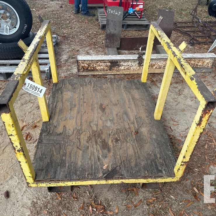 SAFETY BOX FOR FORKLIFT