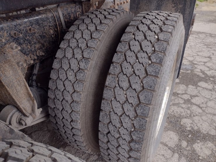 freightliner-122sd-image-31