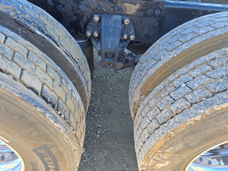 2005-peterbilt-379-image-107