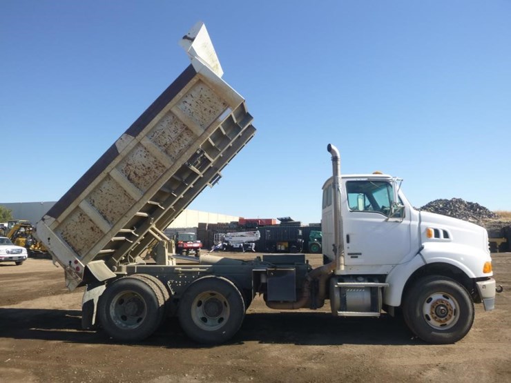 2009-sterling-lt9500-image-9