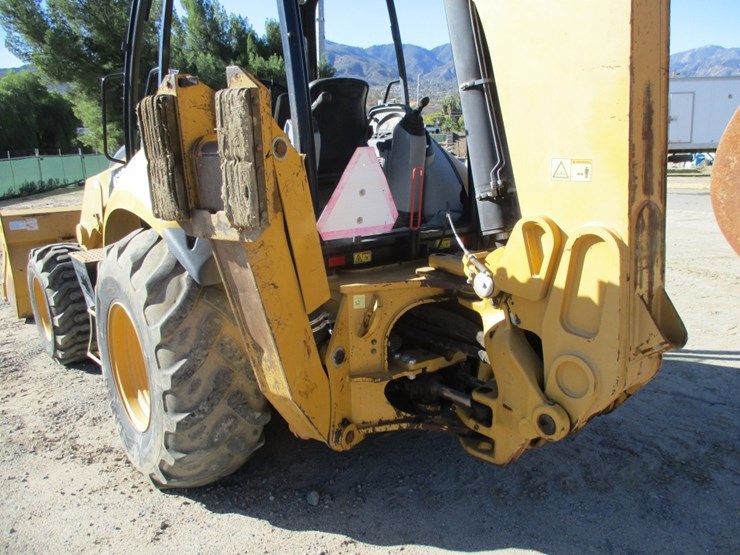 2017-caterpillar-450f-image-20