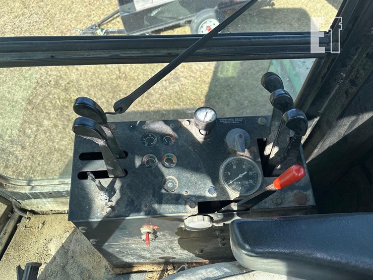 1995-john-deere-6000-image-8