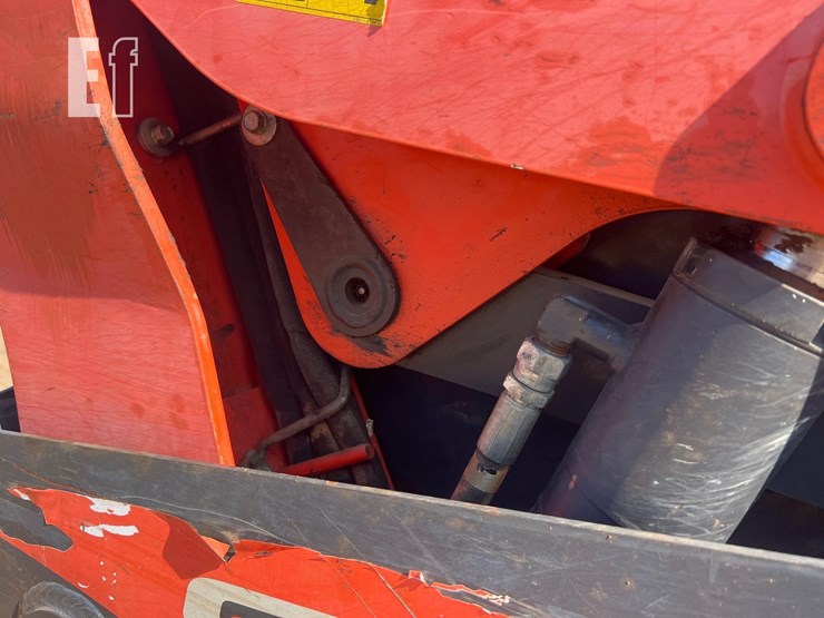 2013-kubota-svl90-2-image-16