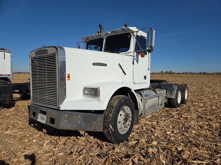 1988-freightliner-day-cab-semi-image-2