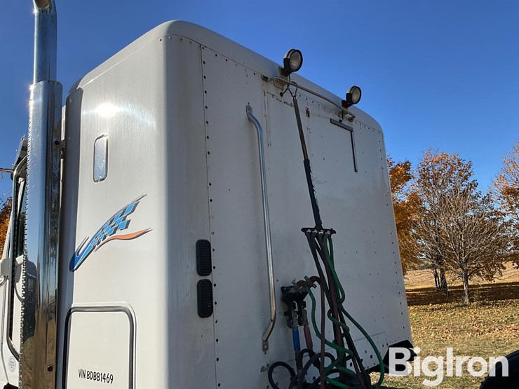 freightliner-122sd-image-18