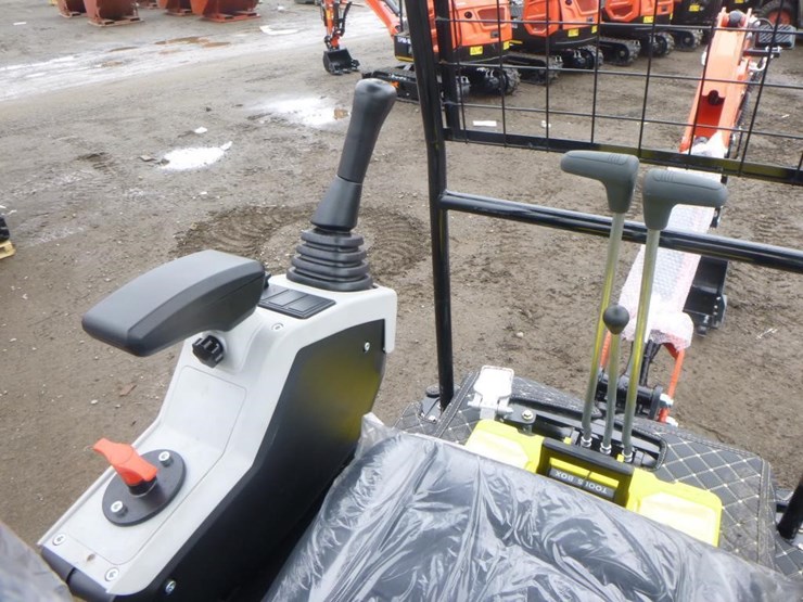 2025-tpm-18bs-hydraulic-excavator-image-22