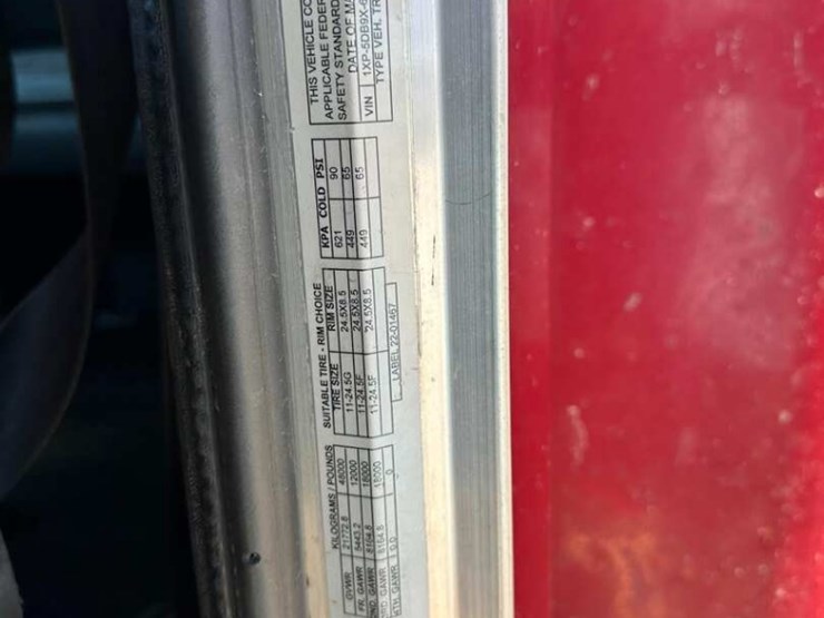 2004-peterbilt-379-image-6