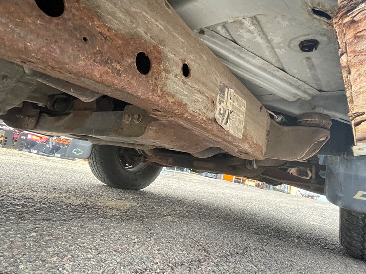 2013-chevrolet-1500-image-32