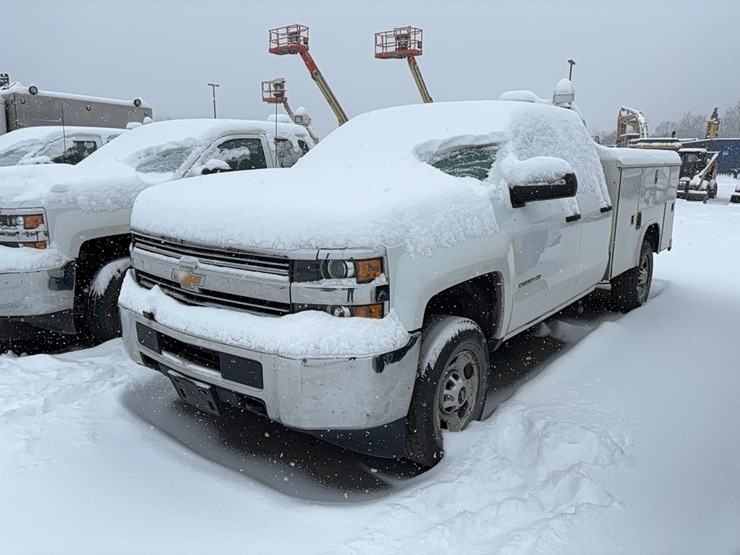 2017-chevrolet-2500hd-image-1