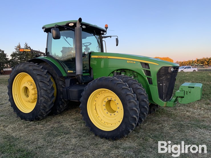 john-deere-8320r-image-3