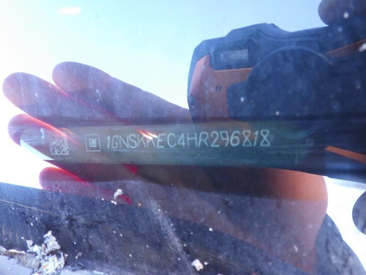 2019-chevrolet-suburban-image-15