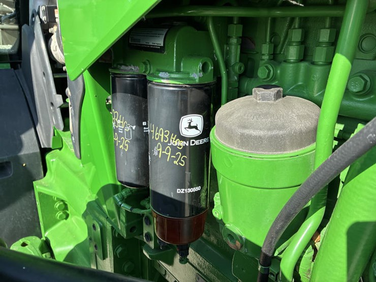 john-deere-8320r-image-39