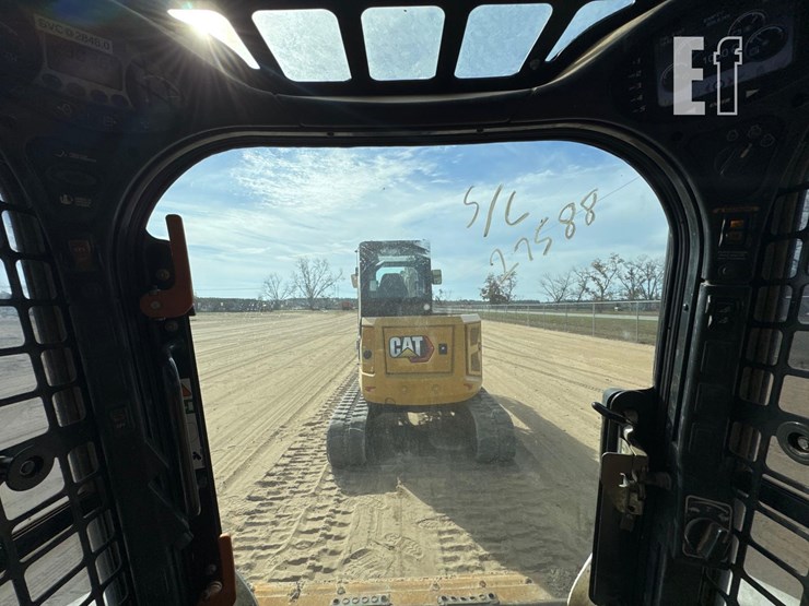 2022-bobcat-t740-image-31