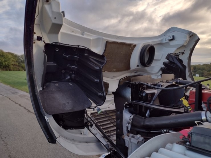 freightliner-m2-106-image-17