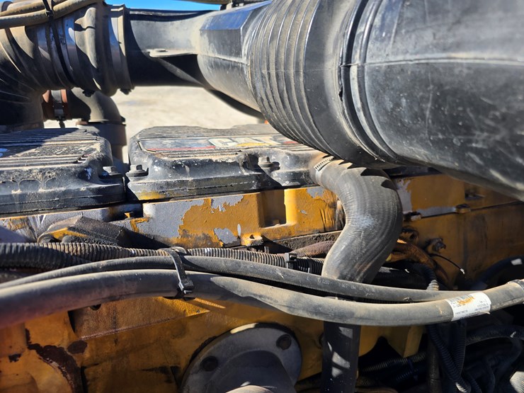 2005-peterbilt-379-image-65