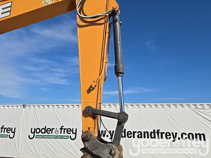 2021-case-cx210-lc-image-58