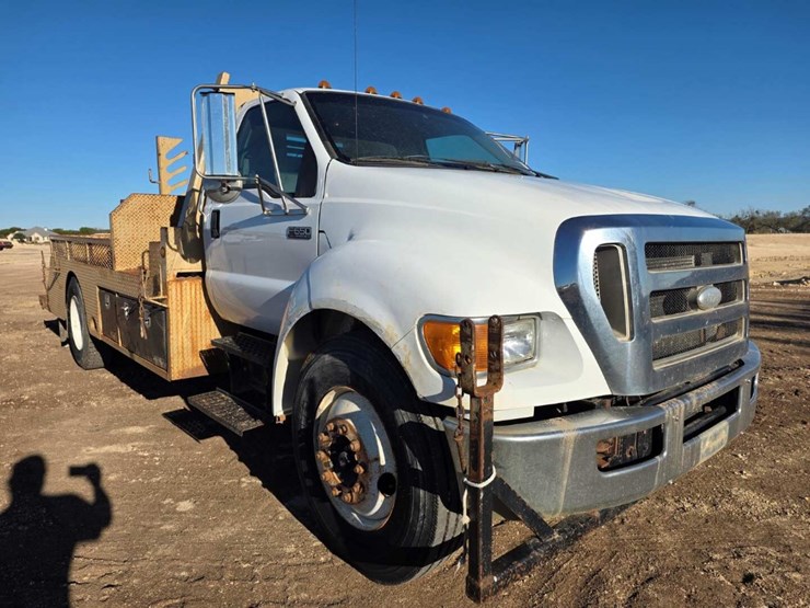 2008-ford-f650-image-3