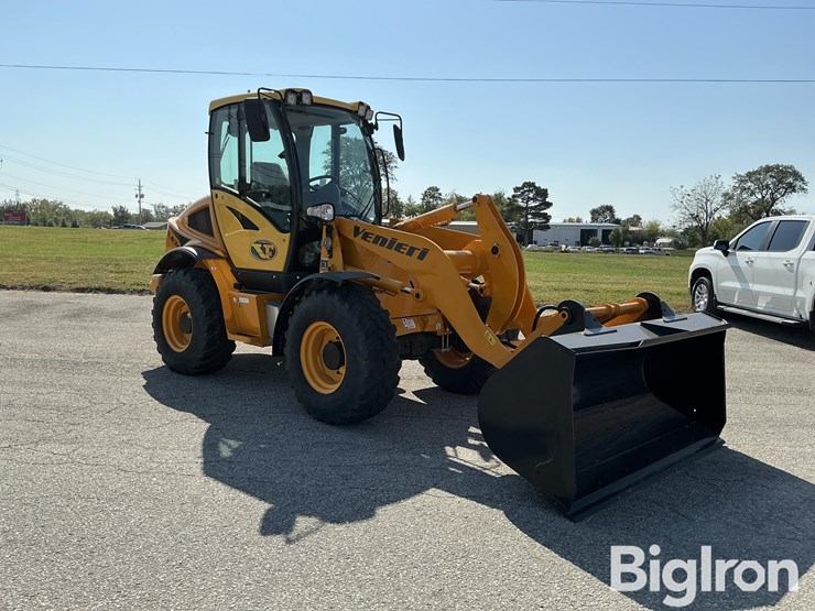 2024-venieri-5.63c-wheel-loader-image-3