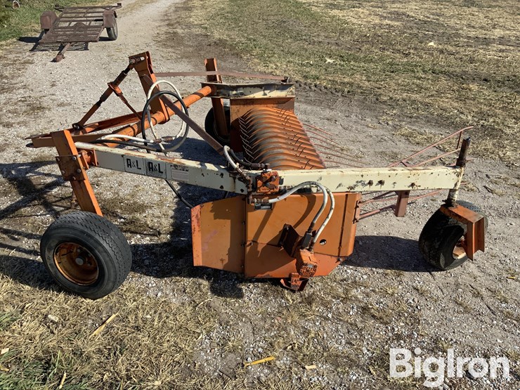 a&l-2010-hay-fluffer-image-8