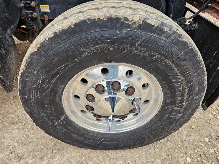 freightliner-122sd-image-121