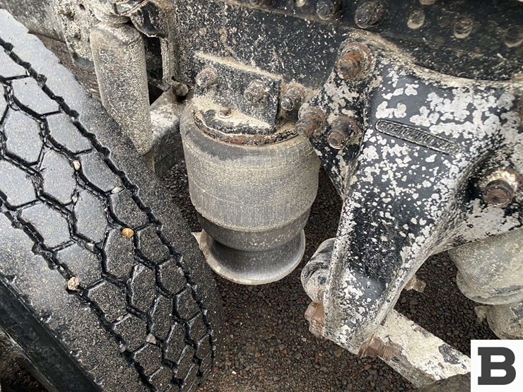 1993-freightliner-fld120-image-28