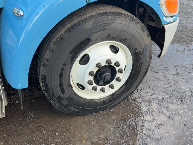 2012-peterbilt-337-image-4