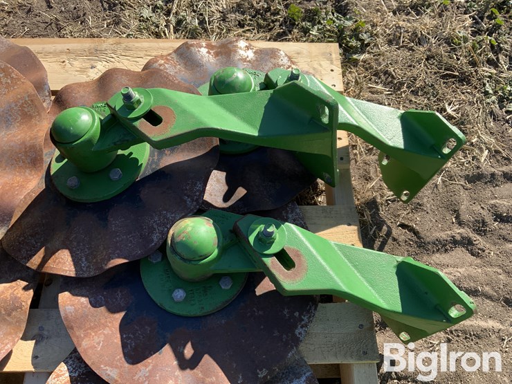 john-deere-12-image-10