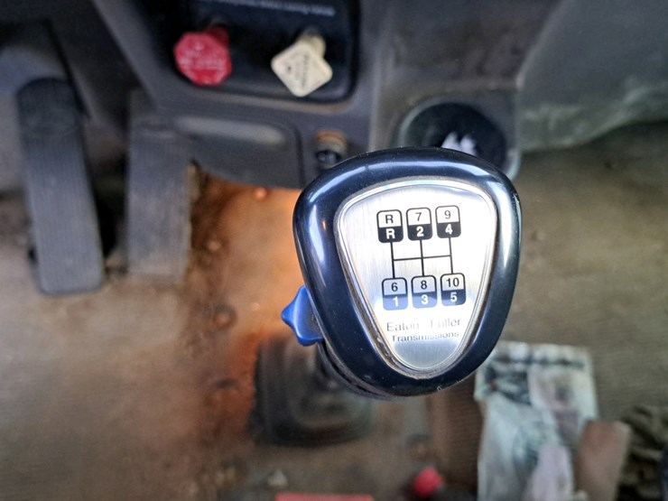 2010-peterbilt-386-image-15