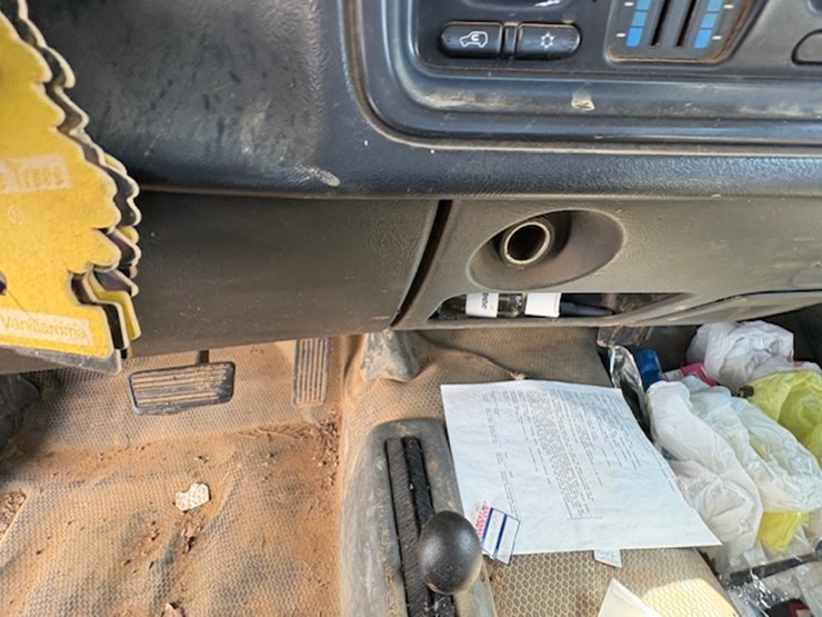 2003-chevrolet-silverado-1500-image-36