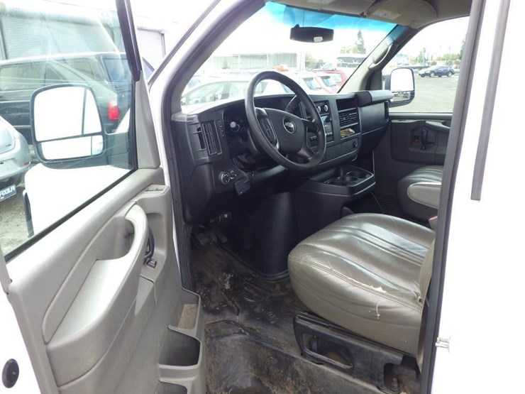 2014-chevrolet-express-3500-image-5