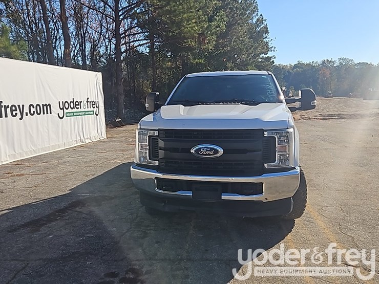 2019-ford-f250-xl-image-6