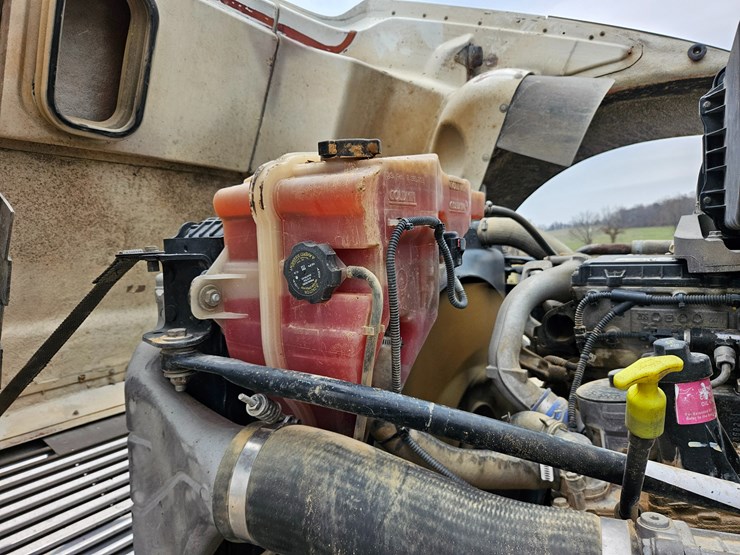 freightliner-122sd-image-57