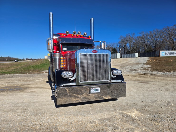 2005-peterbilt-379-image-51