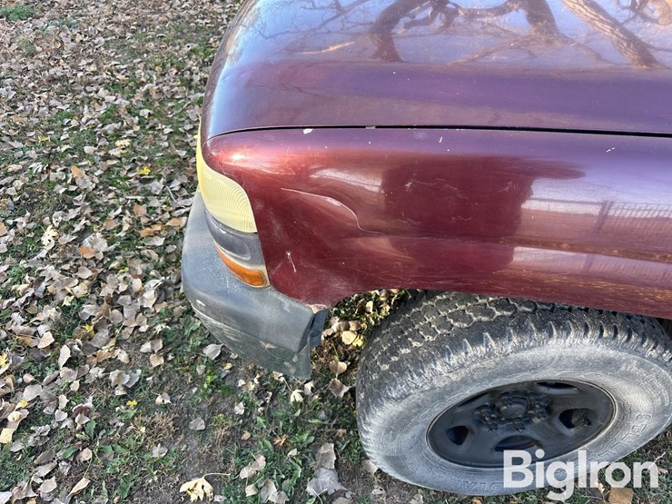 2002-chevrolet-silverado-1500-image-10