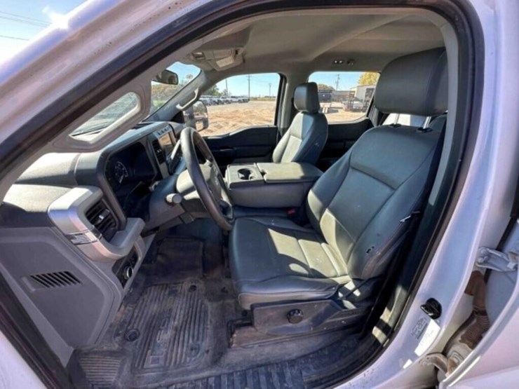 2023-ford-f350-image-36