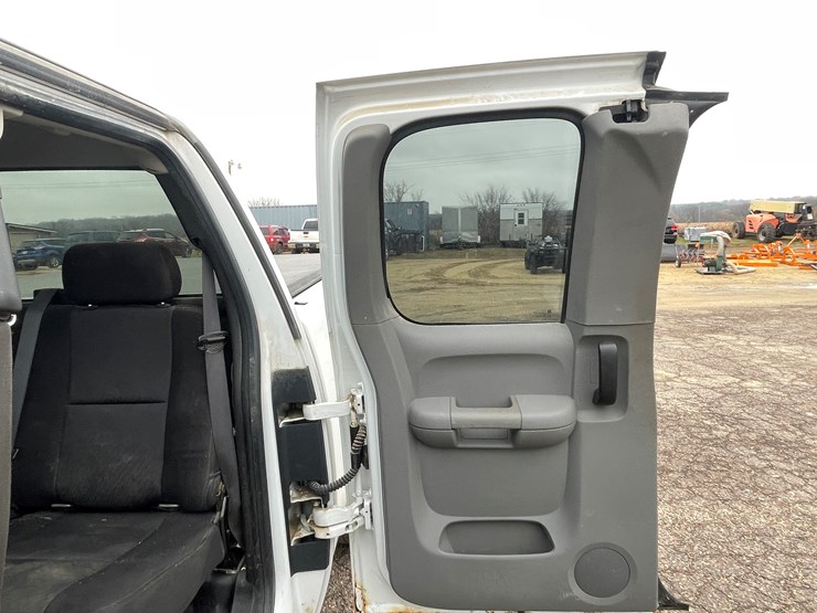 2010-chevrolet-1500-image-40