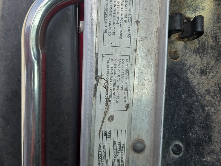 2003-peterbilt-320-image-46