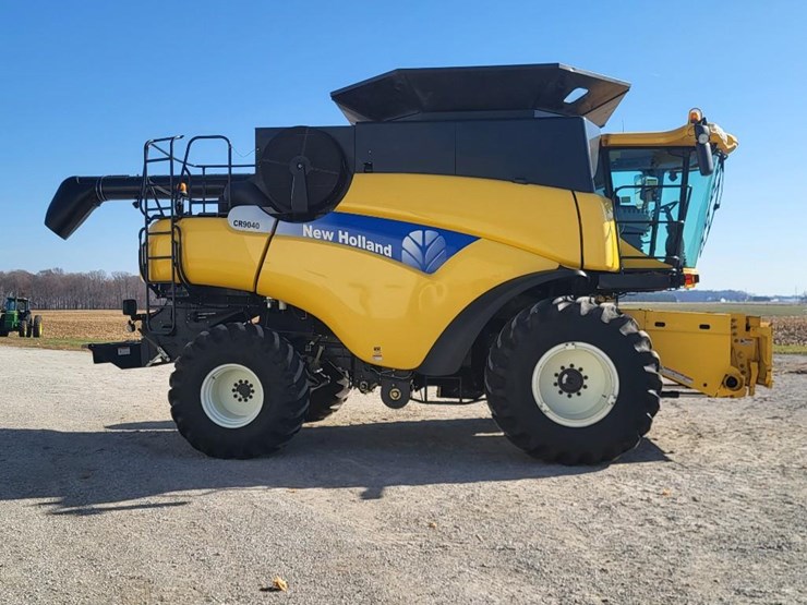 new-holland-cr9040-image-6