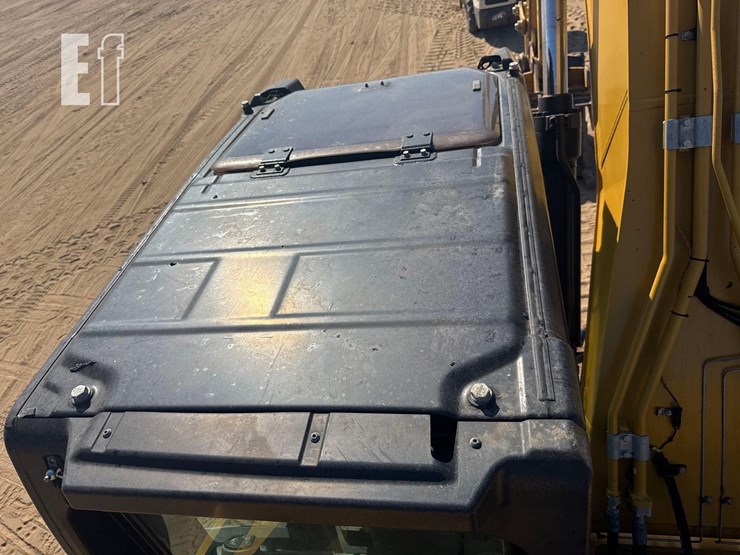 caterpillar-323-image-31